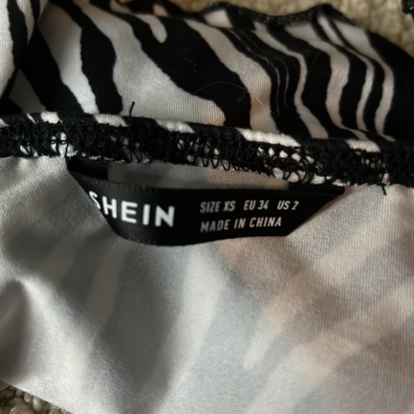 Shein xs zebra crop tank top. - Picture 3 of 3